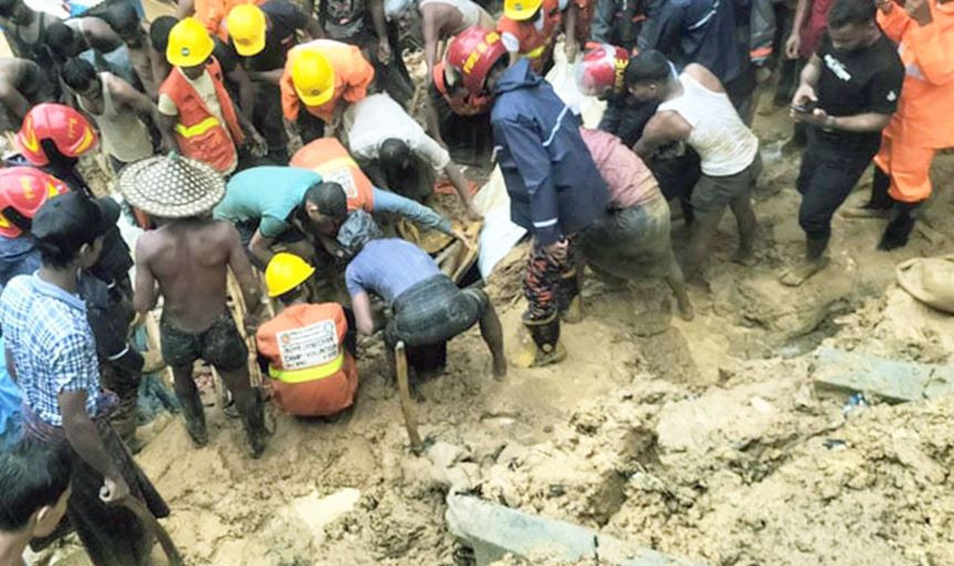 রোহিঙ্গা ক্যাম্পে পাহাড় ধসে প্রাণ গেল ৯ জনের