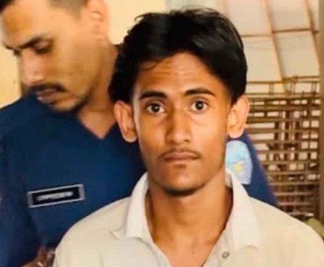 কুমিল্লা নগরীতে ভিক্ষুককে কুপিয়ে ১৬০ টাকা ছিনতাই, কিশোর গ্যাং লিডার আটক