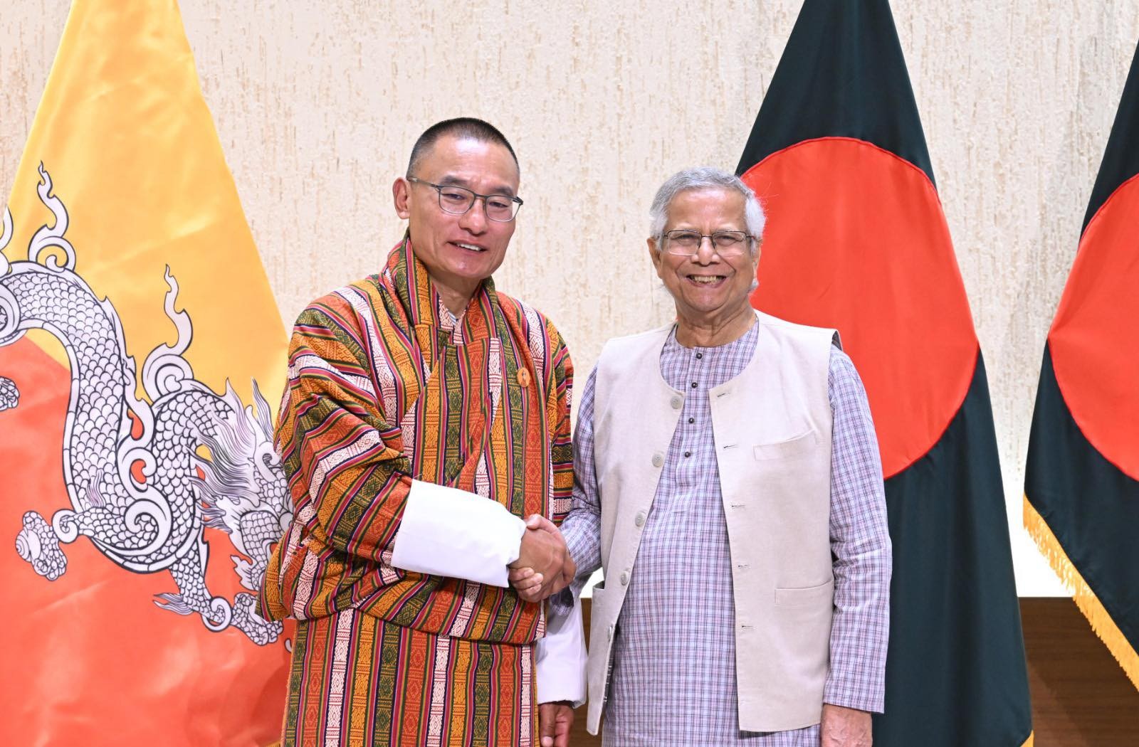 প্রধান উপদেষ্টার কার্যালয়ে ভুটানের প্রধানমন্ত্রীকে স্বাগত জানান ড. ইউনূস