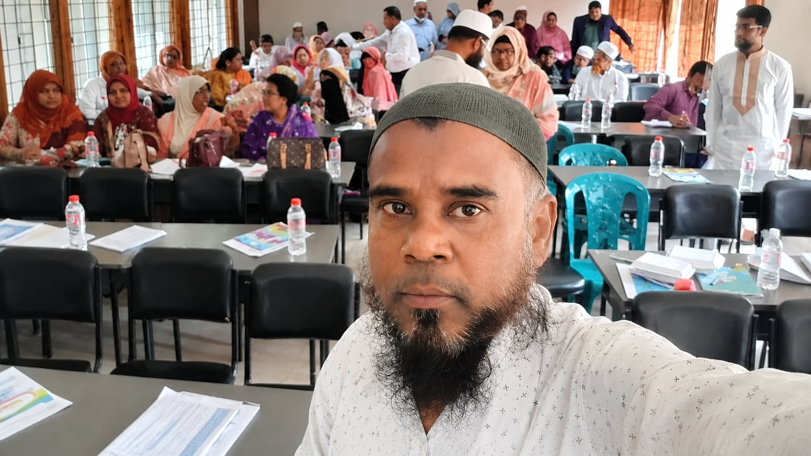 সহকর্মীর স্ত্রীর সঙ্গে পরকীয়া, প্রধান শিক্ষককে বাধ্যতামূলক অবসর