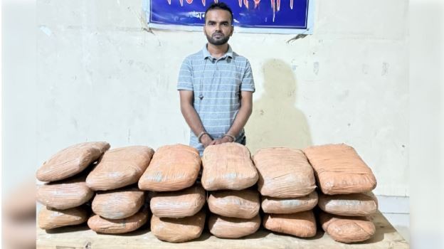 কুমিল্লায় ১৮ কেজি গাঁজাসহ ০১ মাদক কারবারি আটক