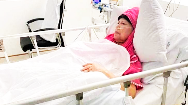 খালেদা জিয়ার জন্য প্রস্তুত এয়ার অ্যাম্বুলেন্স, অবস্থা বুঝে পরবর্তী সিদ্ধান্ত: আযম খান