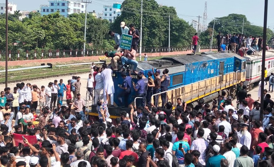 ভৈরবে সড়ক-রেল-নৌপথ অবরোধের ঘোষণা
