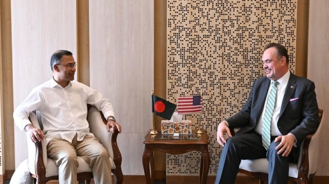 প্রধানমন্ত্রীর সঙ্গে মার্কিন রাষ্ট্রদূতের সাক্ষাৎ
